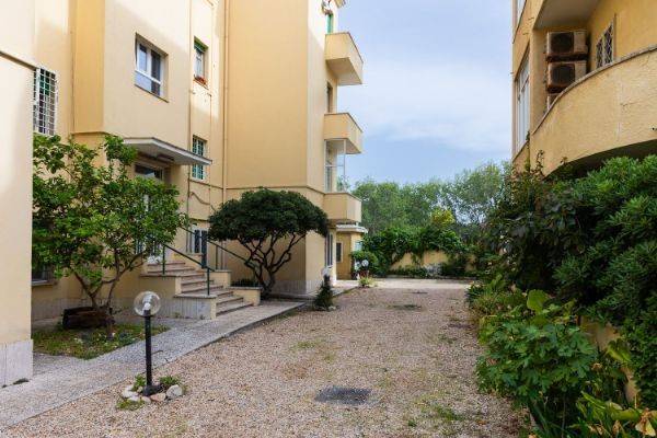 appartamento in vendita a Roma in zona Ostia