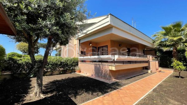 casa indipendente in vendita a Roma in zona Infernetto
