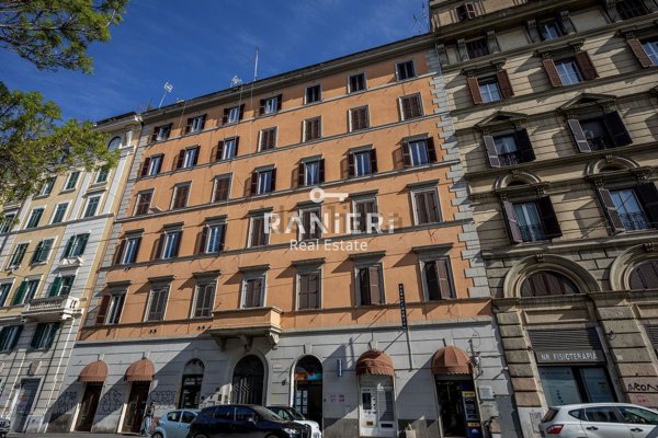 appartamento in vendita a Roma in zona Rione Monti/Campitelli