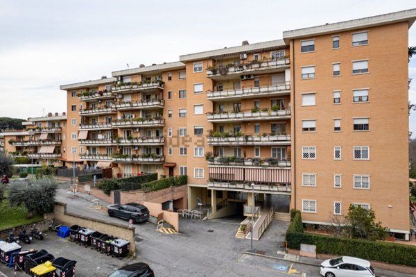 appartamento in vendita a Roma in zona Ardeatino
