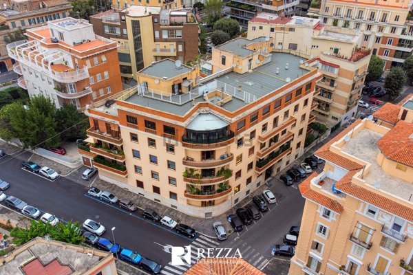 appartamento in vendita a Roma in zona Campo Marzio