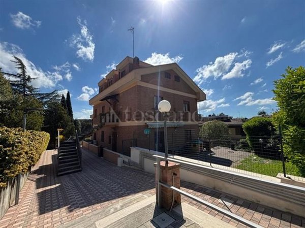appartamento in vendita a Roma in zona Tre Pini - Poggio dei Fiori