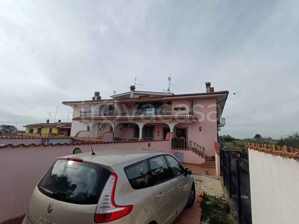 casa indipendente in vendita a Roma in zona Trigoria