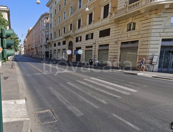 negozio in vendita a Roma in zona Rione di Ponte