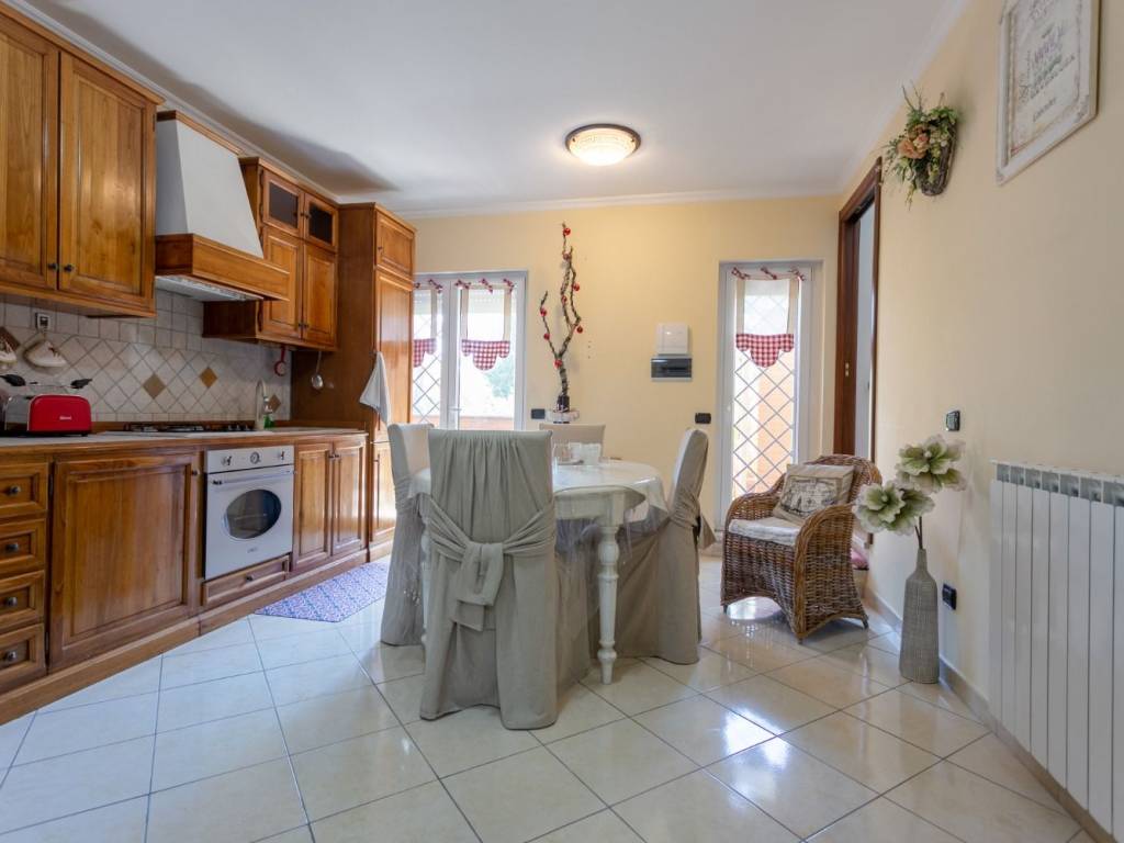appartamento in vendita a Roma in zona Castel di Leva