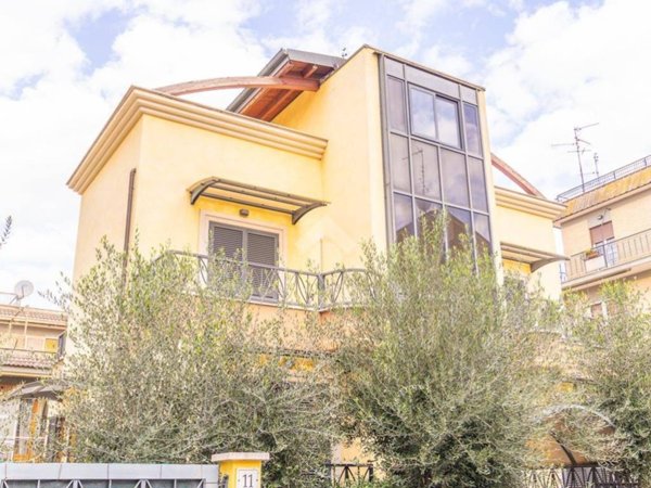 appartamento in vendita a Roma in zona Finocchio