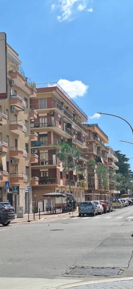 appartamento in vendita a Roma in zona Appio Claudio