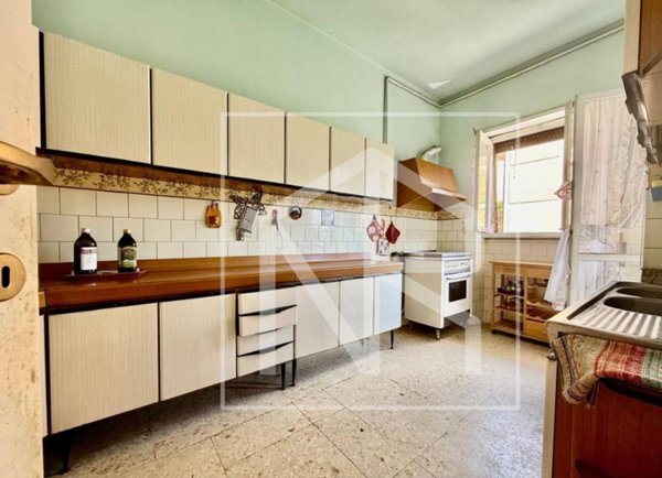 appartamento in vendita a Roma in zona Torre Spaccata
