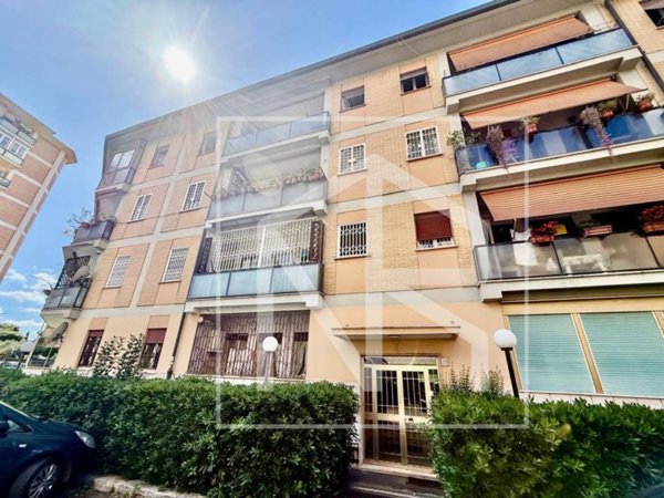 appartamento in vendita a Roma in zona Torre Spaccata