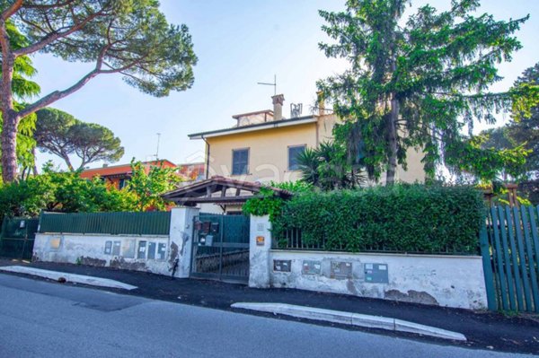 appartamento in vendita a Roma in zona Torre Gaia