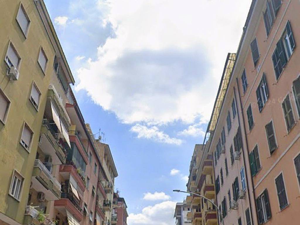 appartamento in vendita a Roma in zona Tuscolano