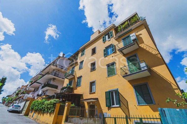 appartamento in vendita a Roma in zona Tomba di Nerone