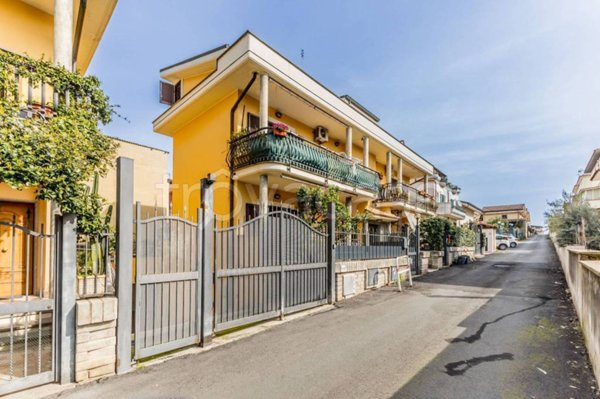 appartamento in vendita a Roma in zona Finocchio