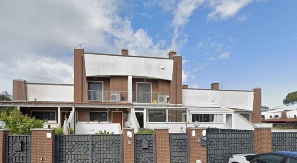 casa indipendente in vendita a Roma in zona Infernetto