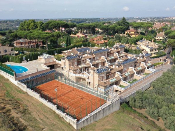 casa indipendente in vendita a Roma