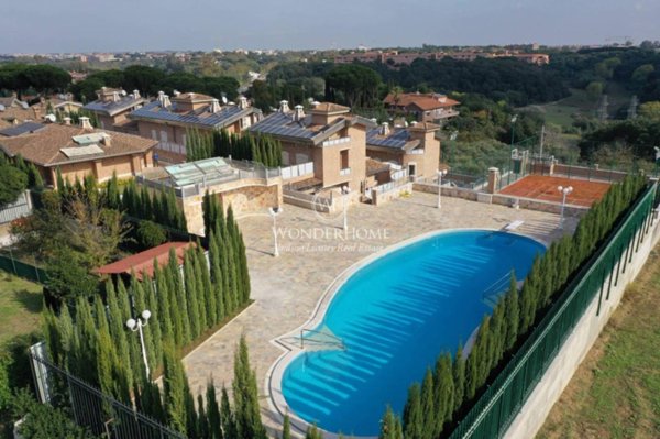casa indipendente in vendita a Roma