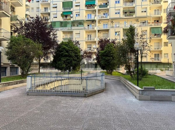 appartamento in vendita a Roma in zona Ostiense