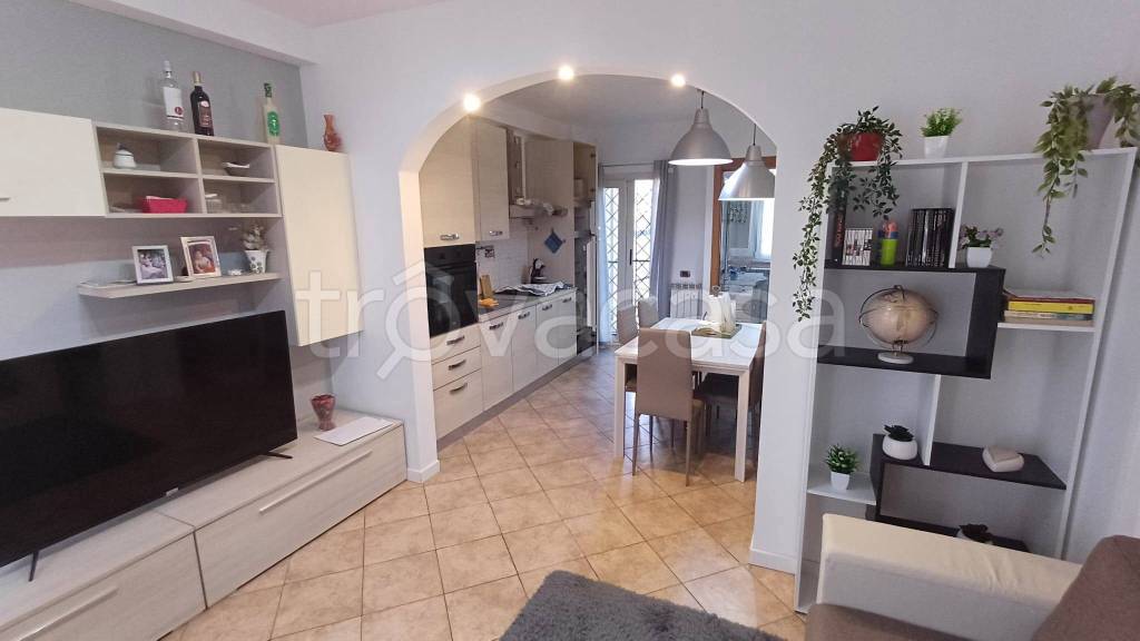 casa indipendente in vendita a Roma in zona Massimina/Casal Lumbroso