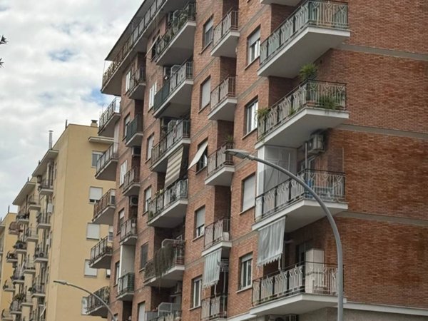 appartamento in vendita a Roma in zona Cinecittà