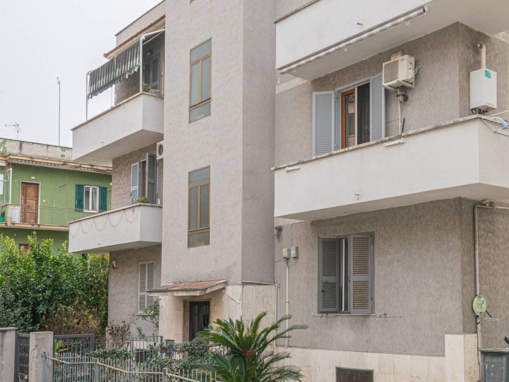 appartamento in vendita a Roma in zona Portuense