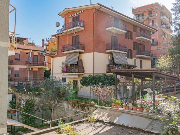 appartamento in vendita a Roma in zona Portuense