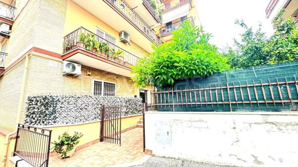 appartamento in vendita a Roma in zona Colle del Sole