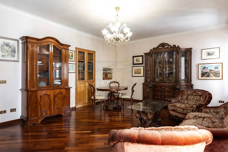 appartamento in vendita a Roma in zona Rione Monti/Campitelli