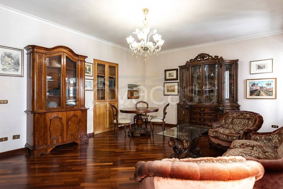 appartamento in vendita a Roma in zona Rione Monti/Campitelli