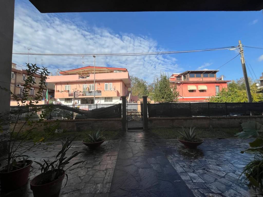 casa indipendente in vendita a Roma in zona Acilia