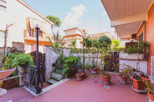 casa indipendente in vendita a Roma in zona La Pisana