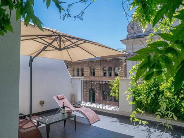 casa indipendente in vendita a Roma in zona Trastevere