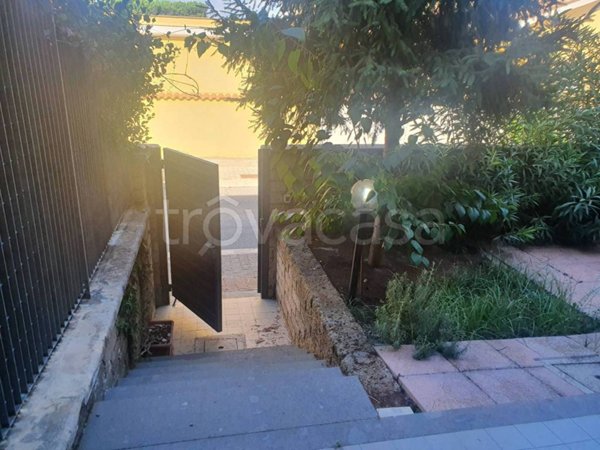casa indipendente in vendita a Roma in zona Ostia Antica