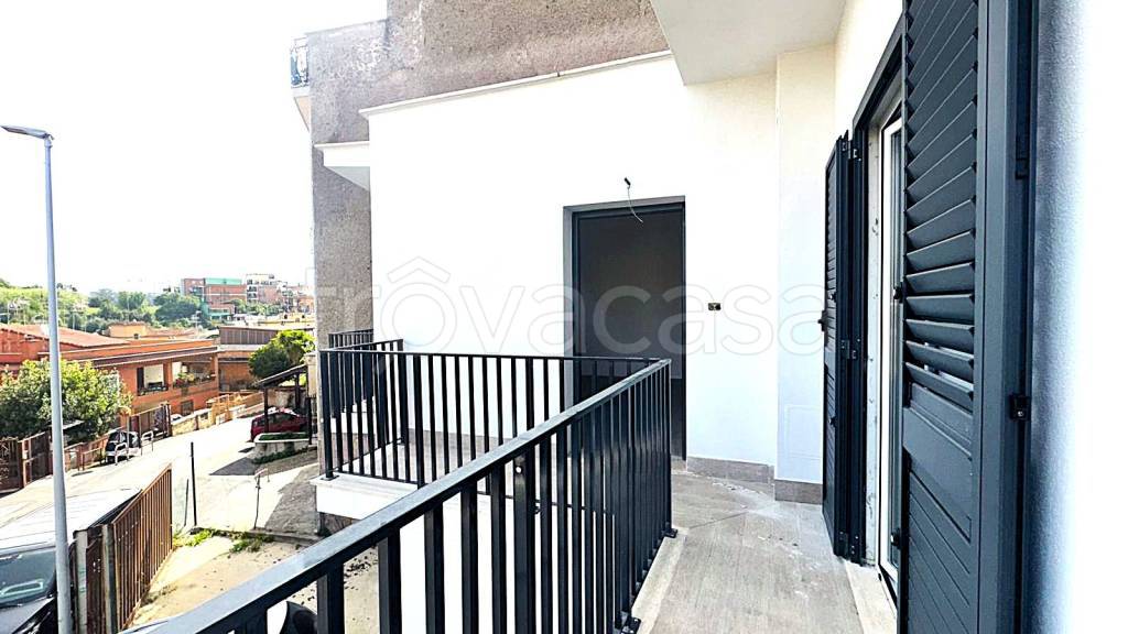 appartamento in vendita a Roma in zona Colle del Sole