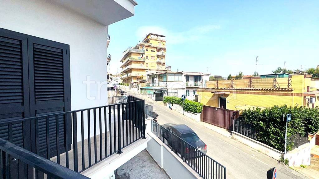 appartamento in vendita a Roma in zona Colle del Sole