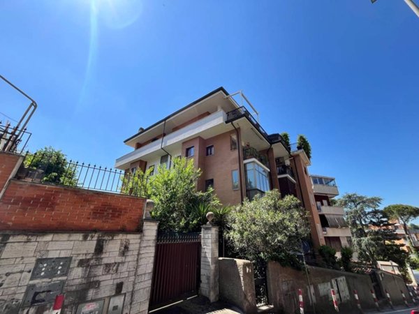 appartamento in vendita a Roma in zona Tor di Quinto