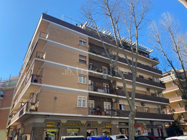 casa indipendente in vendita a Roma in zona Ostia