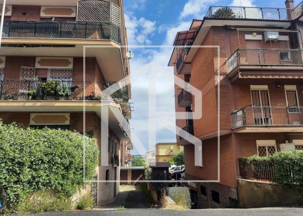 negozio in vendita a Roma in zona Colle Prenestino