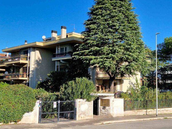 appartamento in vendita a Roma in zona Appio Claudio