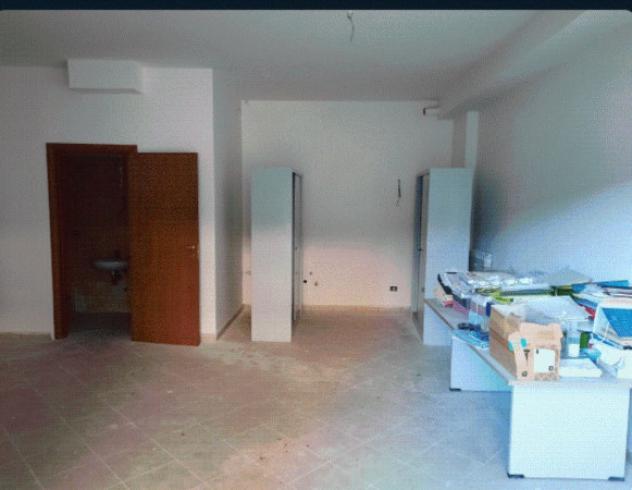 ufficio in vendita a Roma in zona Torre Gaia