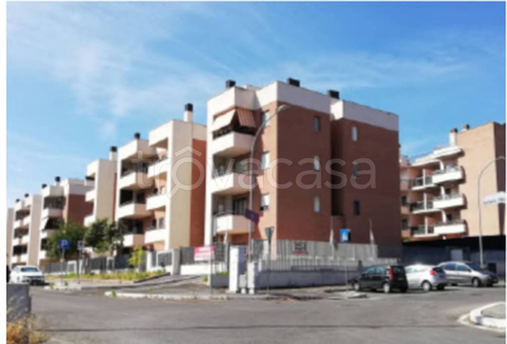 appartamento in vendita a Roma in zona Ponte di Nona