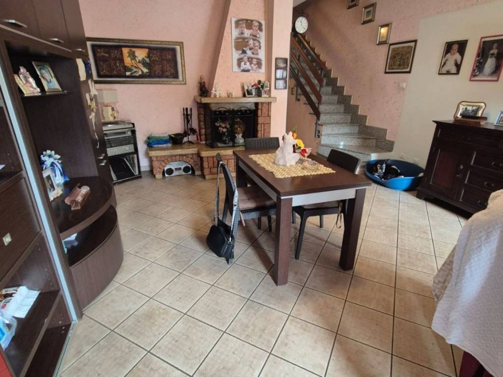 casa indipendente in vendita a Roma in zona Finocchio