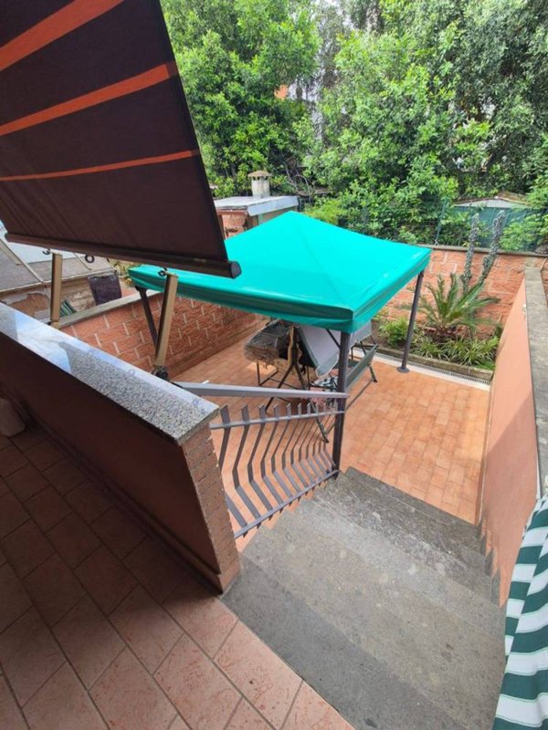 casa indipendente in vendita a Roma in zona Finocchio