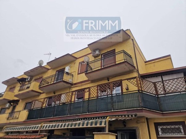 appartamento in vendita a Roma in zona Lunghezza