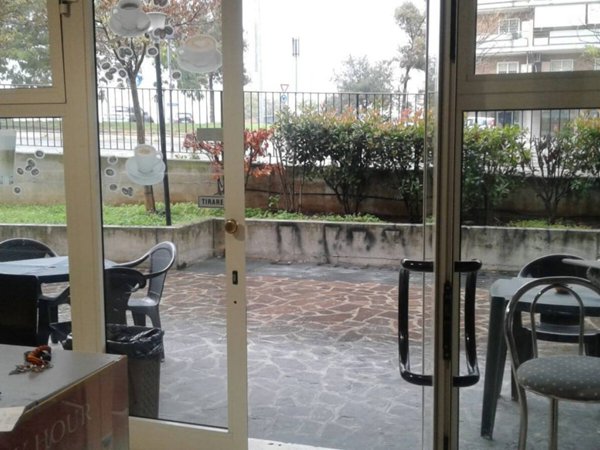 negozio in vendita a Roma in zona Ponte di Nona