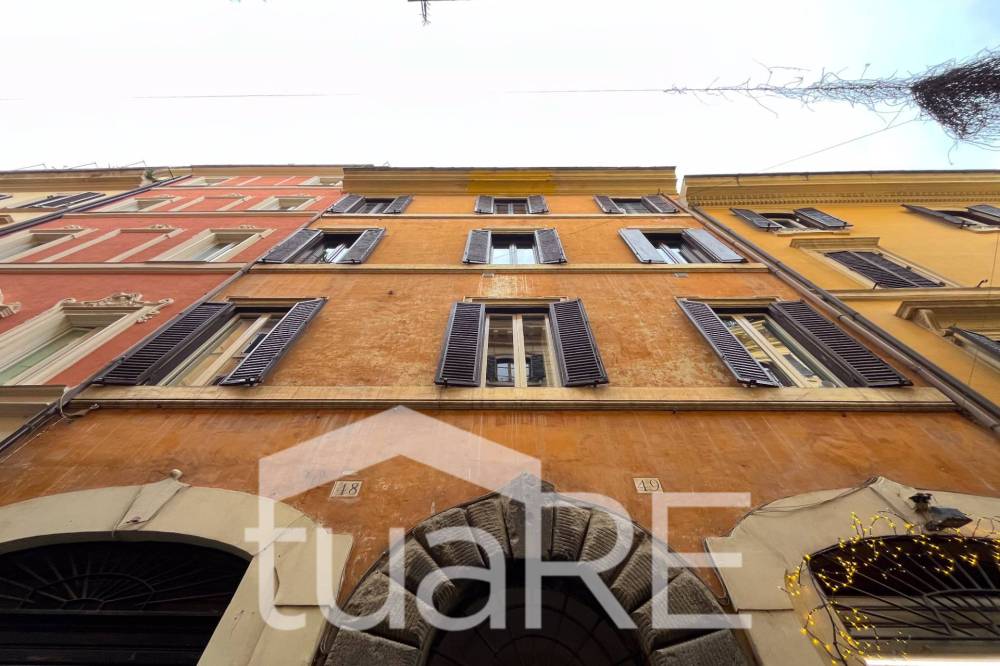 locale di sgombero in vendita a Roma in zona Rione di Ponte
