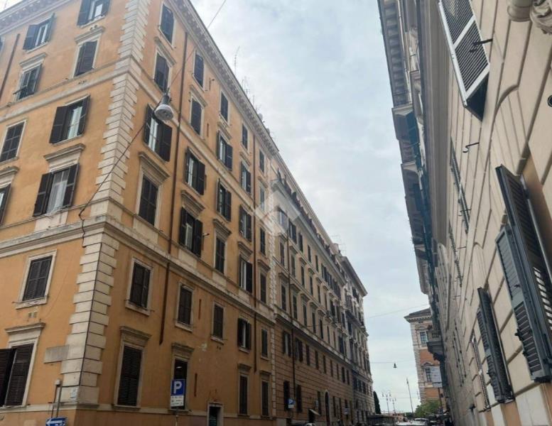 appartamento in vendita a Roma in zona Esquilino