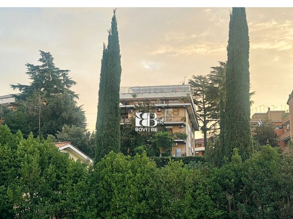 appartamento in vendita a Roma in zona EUR