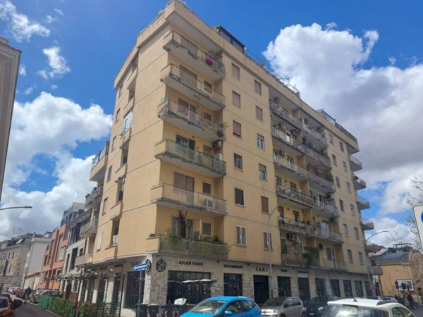appartamento in vendita a Roma in zona Ostiense