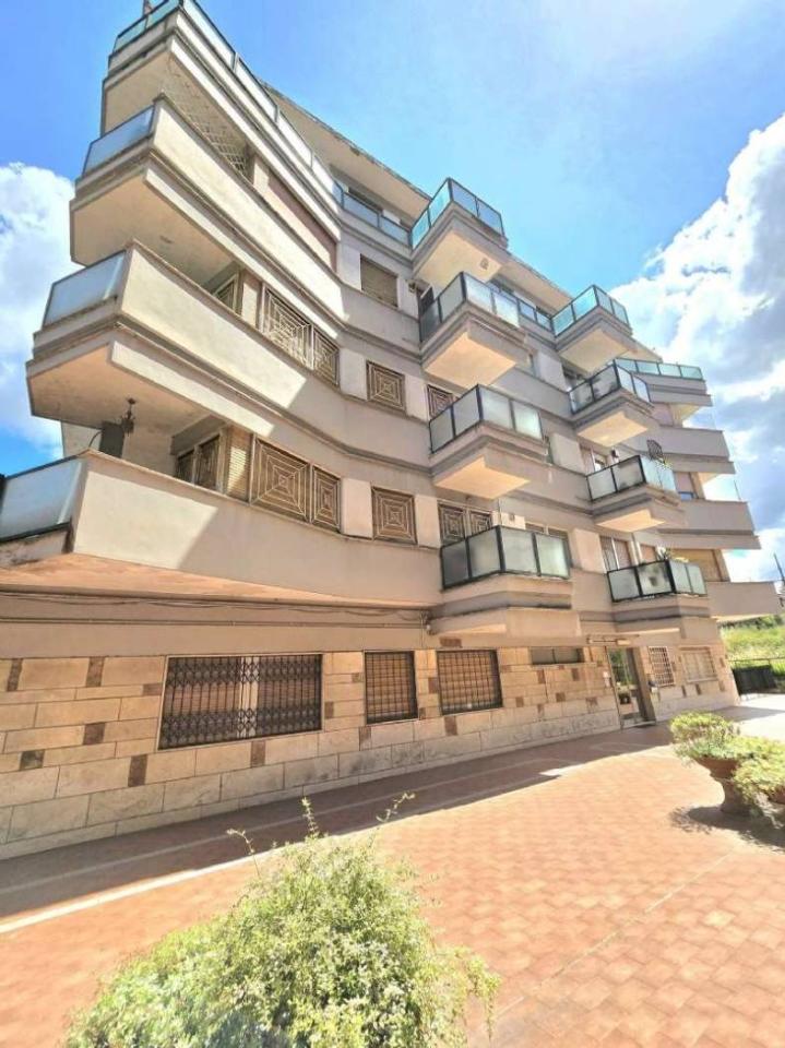 appartamento in vendita a Roma in zona Prima Porta