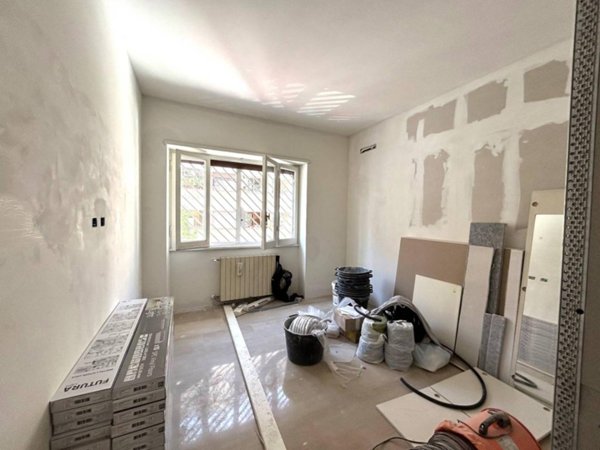 appartamento in vendita a Roma in zona Ardeatino